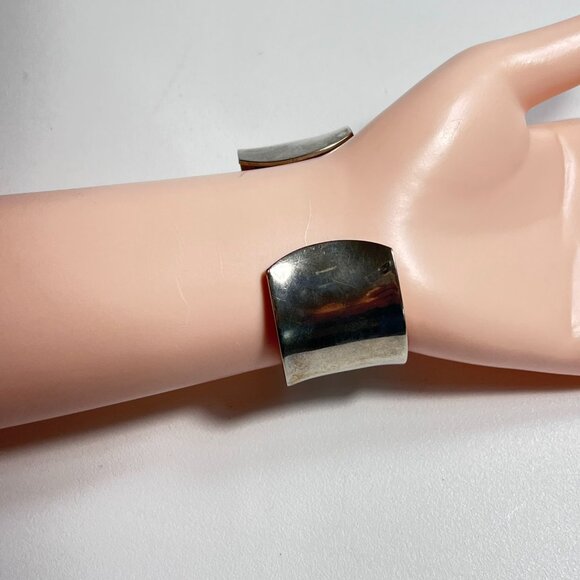 Vintage 925 Sterling Silver Cuff 6" Long Bracelet Silver 1.15" W Curved 55 gram - Picture 2 of 6